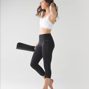 Lululemon Sunshine Salutation Crop